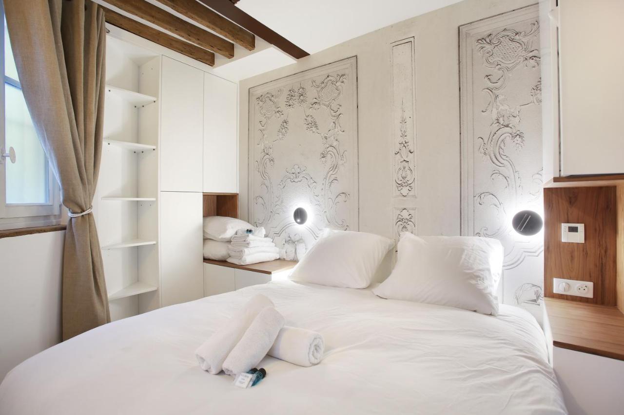 Appartement Superb Place Des Vosges Le Marais *